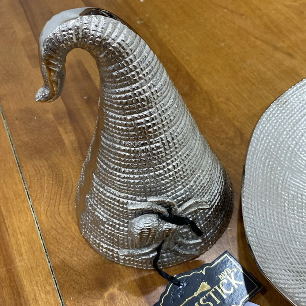 NWT.  Broomstick Blvd., witche’s hat, metal, chip and dip tray. - Picture 6 of 15